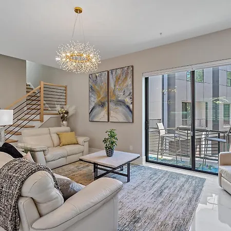 Villa Uptown Oasis